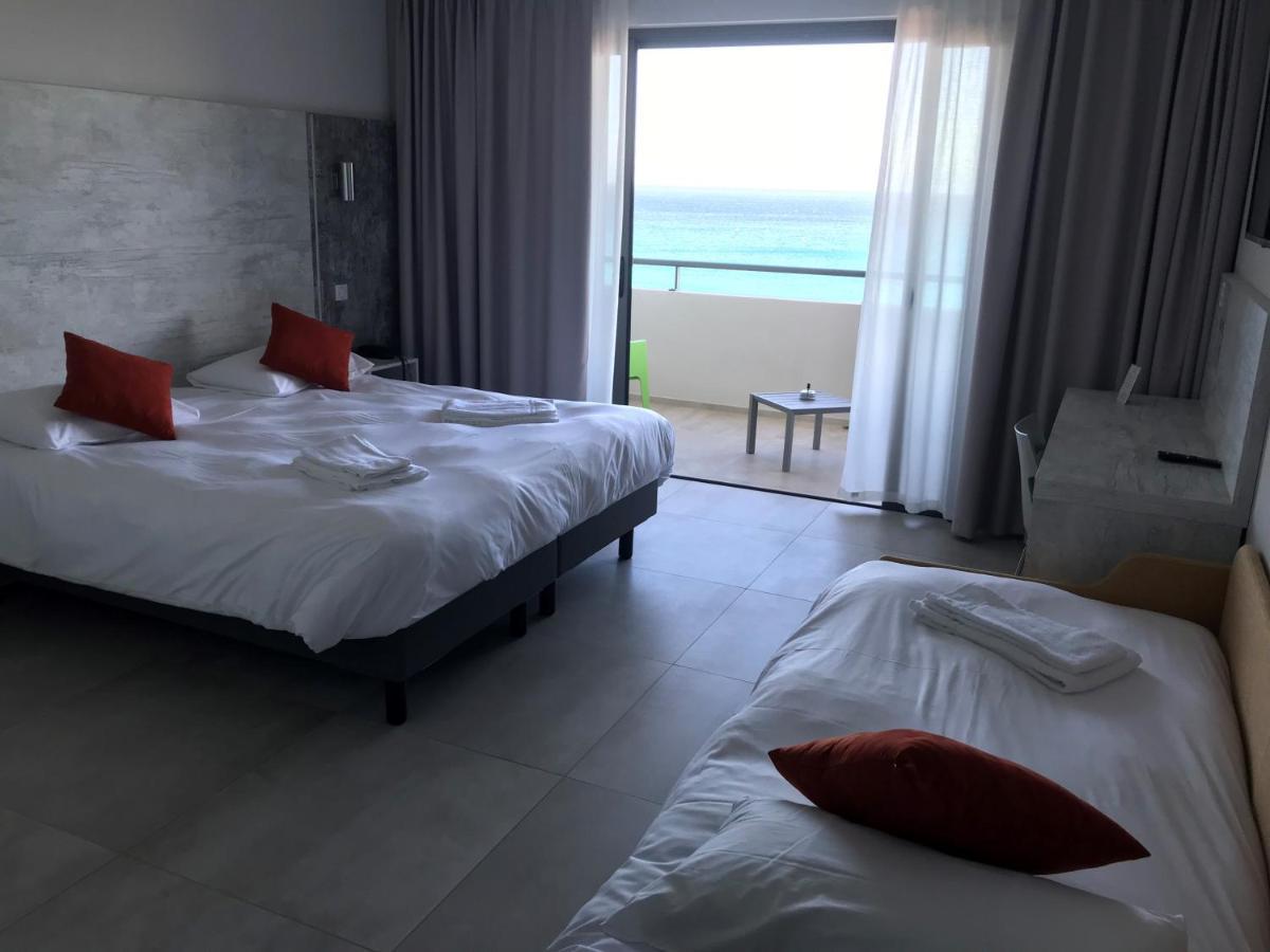 Hotel L'Isula Marina เอลเลอรูซ ภายนอก รูปภาพ