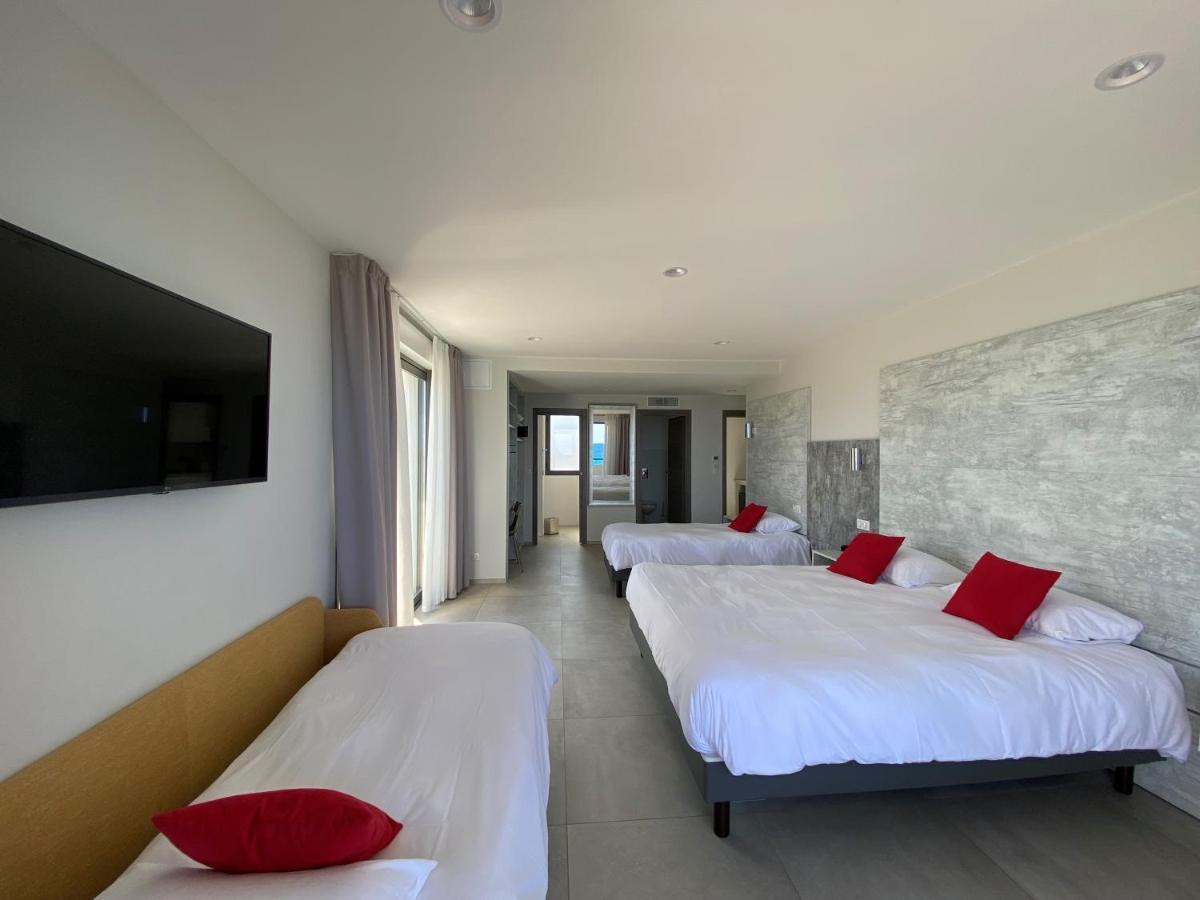 Hotel L'Isula Marina เอลเลอรูซ ภายนอก รูปภาพ